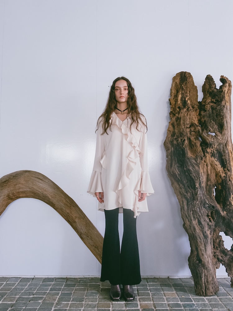 saharaサハラ公式サイト　コレクションルックブックvsaharaサハラ公式サイト　コレクションルックブック